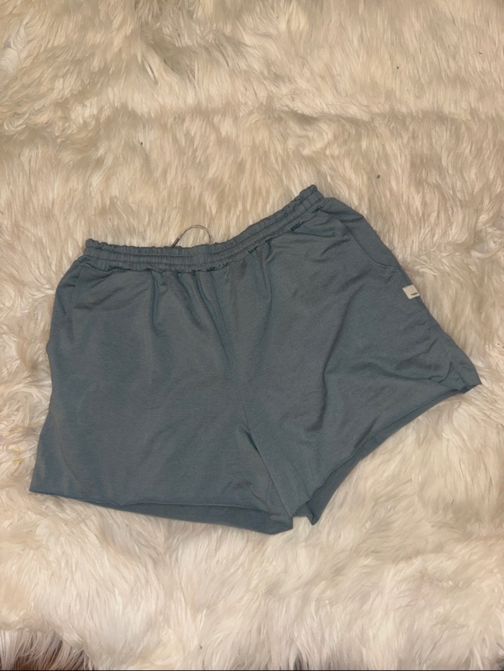 Vuori Boyfriend shorts shade Heather small NWOT